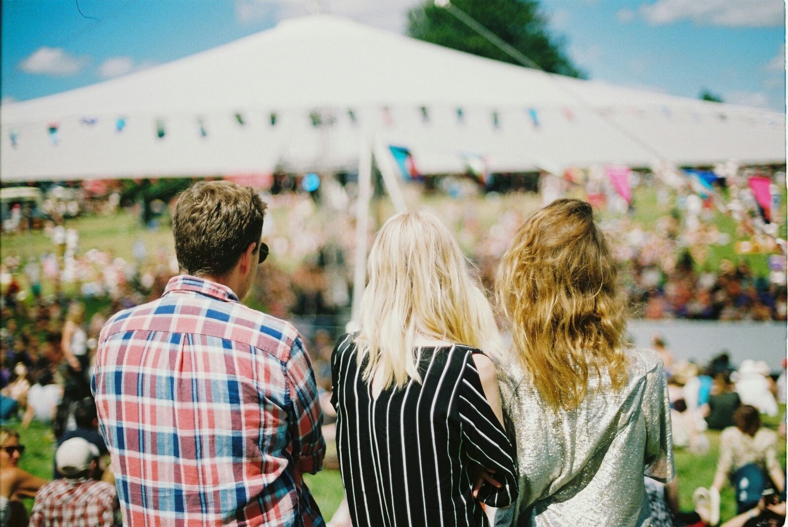 Freiwillige gesucht: Info-Treffen zur Vorbereitung des nachhaltigen Festivals "Weites Feld"